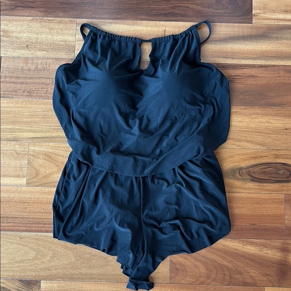 NWT Swimsuit romper - Picture 2 of 8